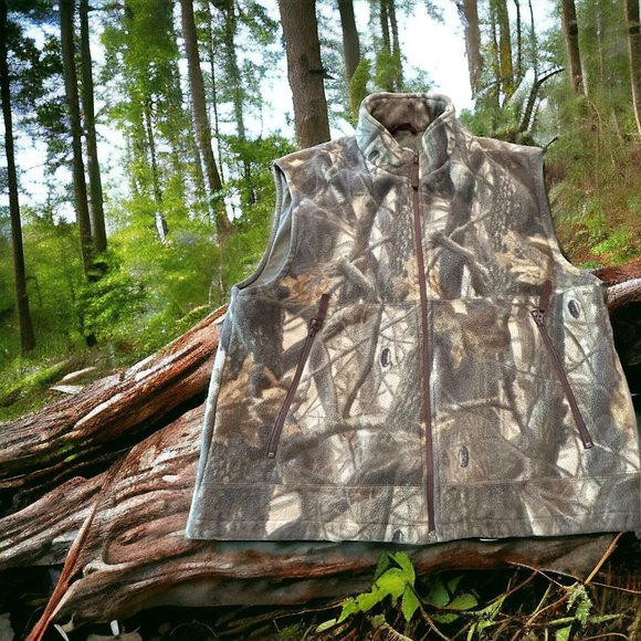 Mens Cabelas Green Camouflage Deep Pile Fleece Vest Hunting Hiking Skiing Size M - Picture 1 of 9